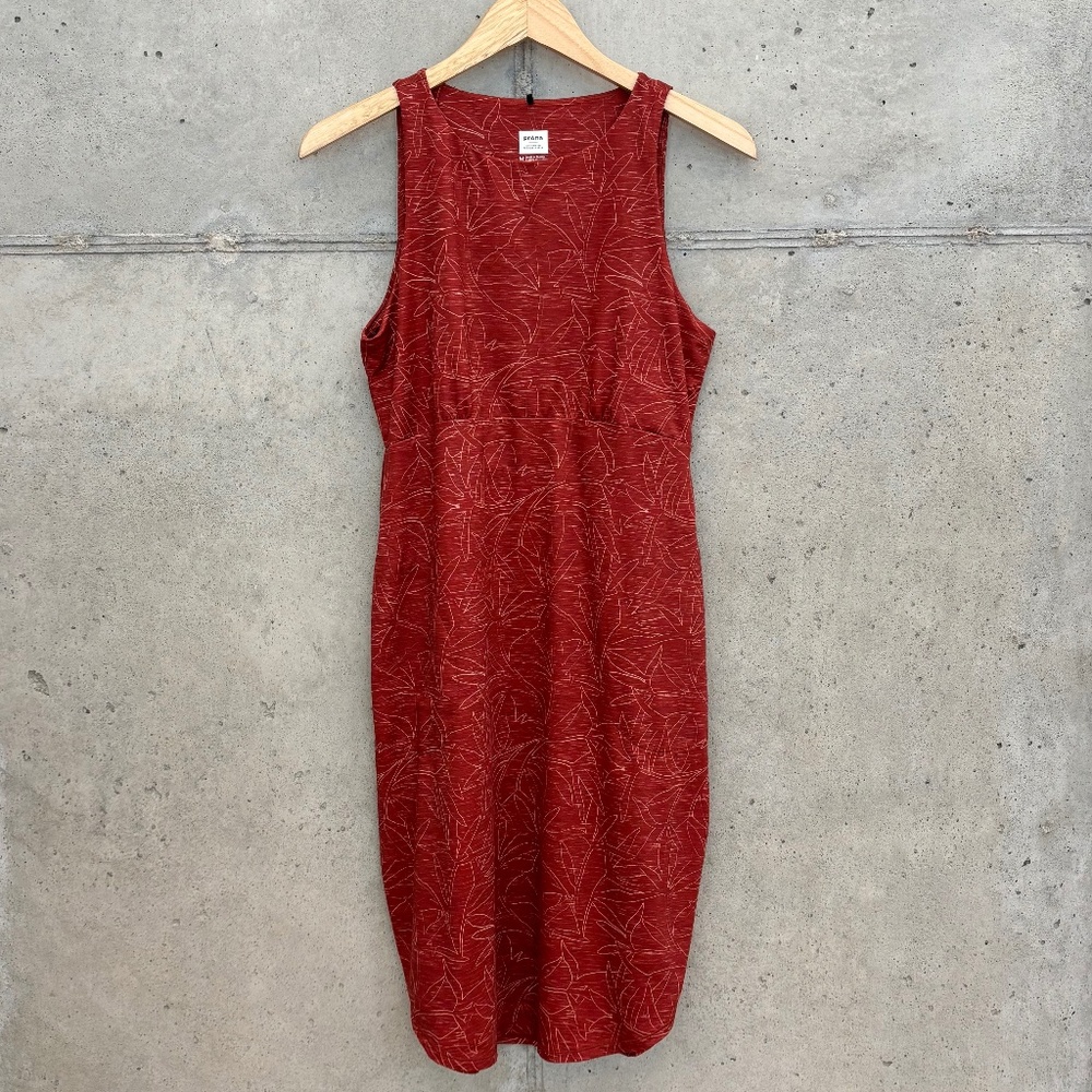 PrAna Emerald Lake Dress in Rust Floret, size Medium, NWOT